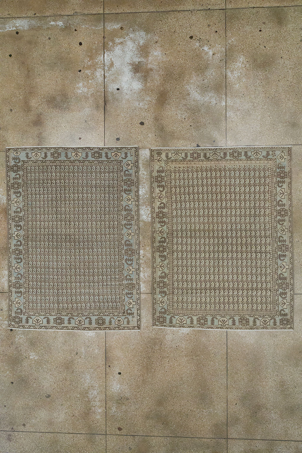 Vintage Persian Veece Accent Rug (Pair: 2 of 2), No.32000 - Galerie Shabab