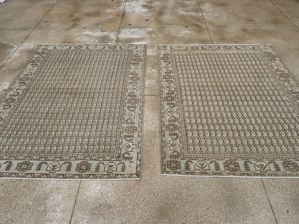 Vintage Persian Veece Accent Rug (Pair: 1 of 2), No.32003 - Galerie Shabab