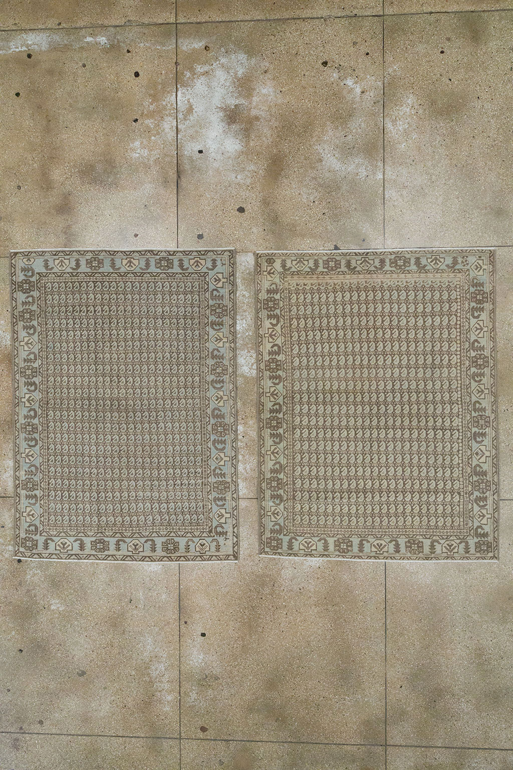 Vintage Persian Veece Accent Rug (Pair: 1 of 2), No.32003 - Galerie Shabab