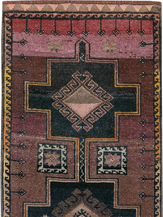 Vintage Turkish Anatolian Long Runner, No.32004 - Galerie Shabab