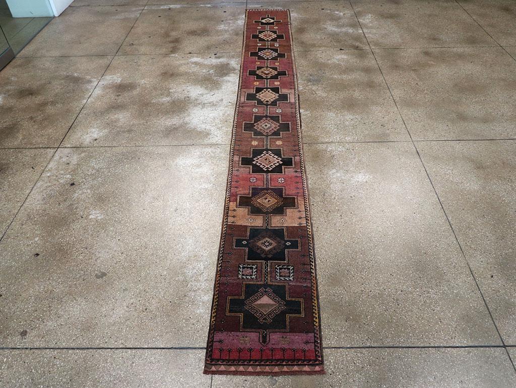 Vintage Turkish Anatolian Long Runner, No.32004 - Galerie Shabab