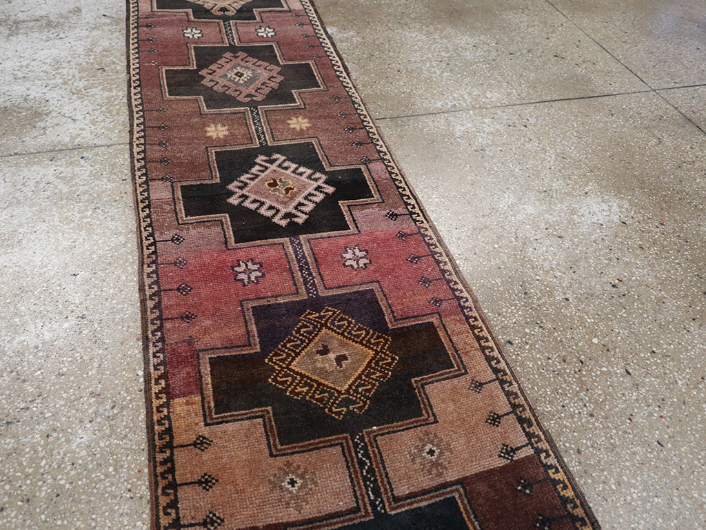 Vintage Turkish Anatolian Long Runner, No.32004 - Galerie Shabab