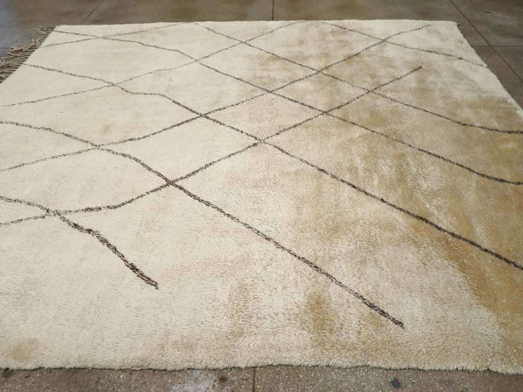 Modern Moroccan Square Room Size Carpet, No.32008 - Galerie Shabab