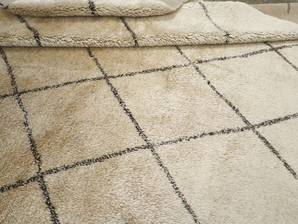 Modern Moroccan Square Room Size Carpet, No.32008 - Galerie Shabab