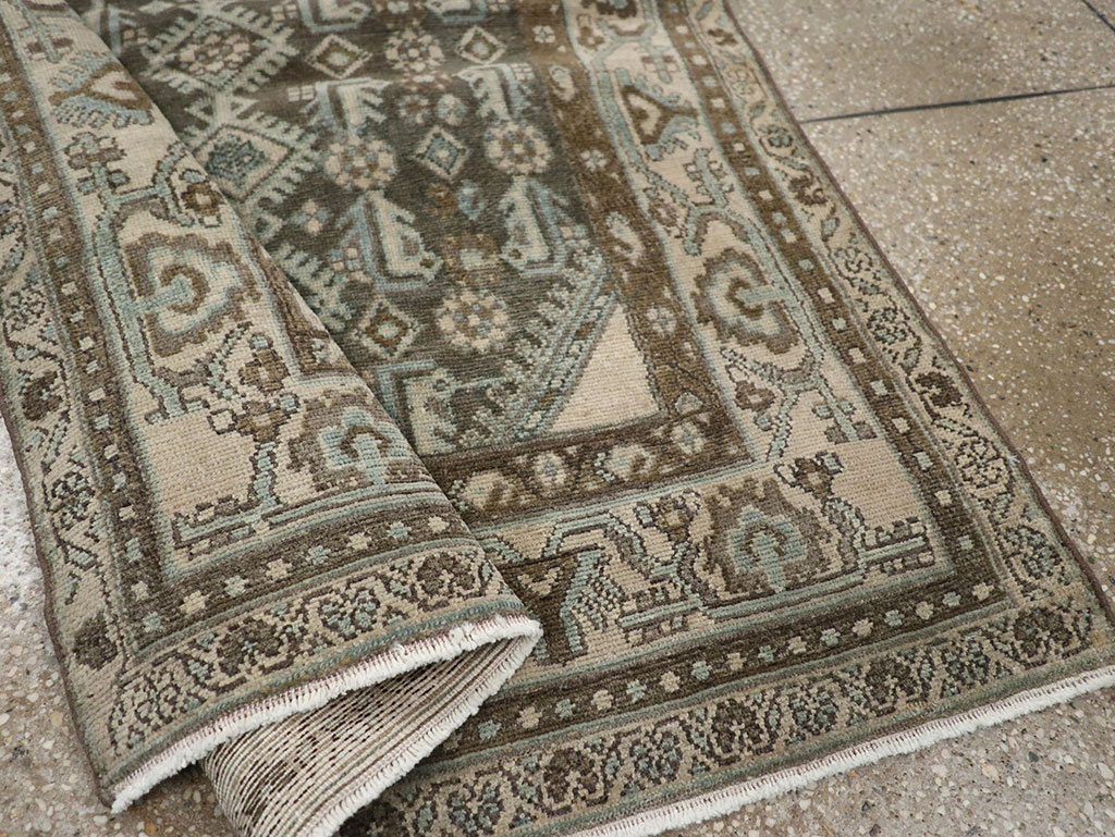 Vintage Persian Malayer Throw Rug, No.32013 - Galerie Shabab