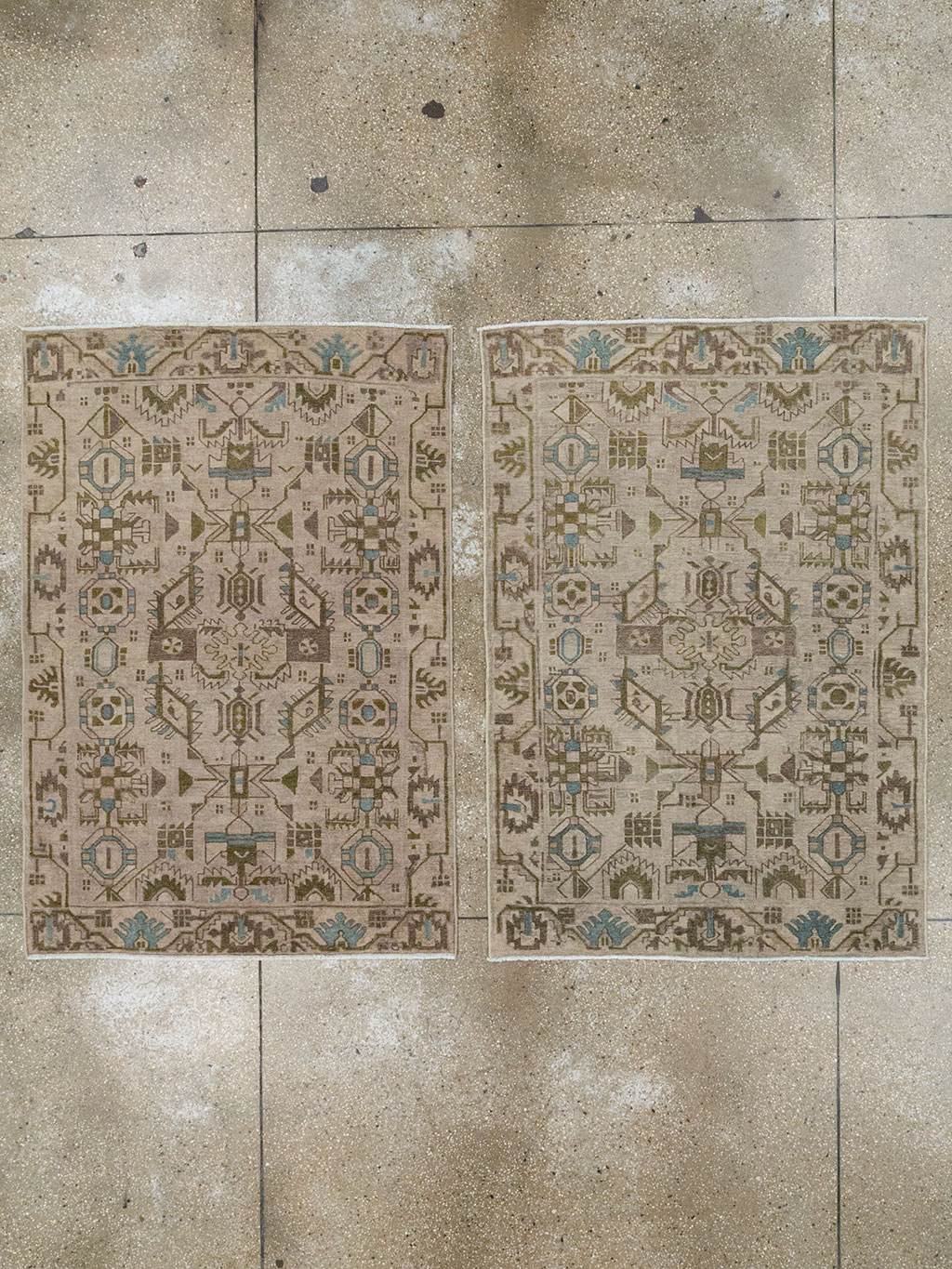 Vintage Persian Malayer Throw Rug (Pair: 1 of 2), No.32016 - Galerie Shabab