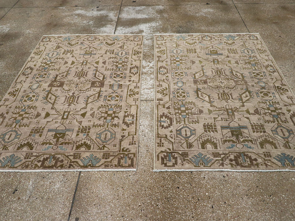 Vintage Persian Malayer Throw Rug (Pair: 2 of 2), No.32018 - Galerie Shabab