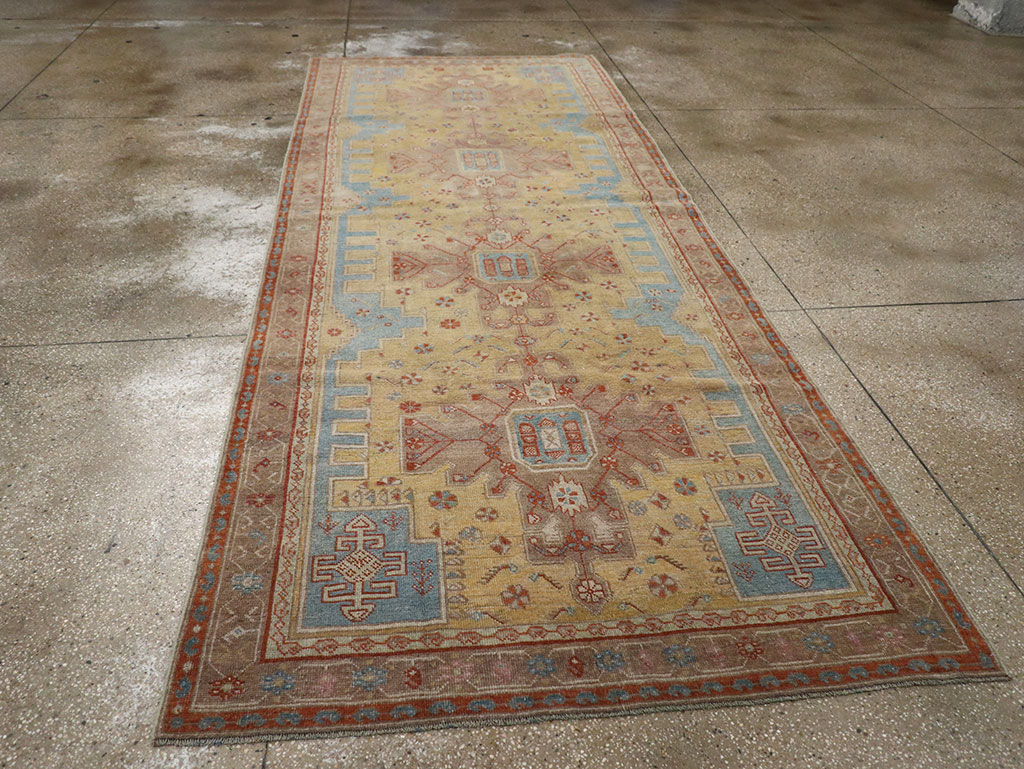 Vintage Persian Kurdish Runner, No.32022 - Galerie Shabab