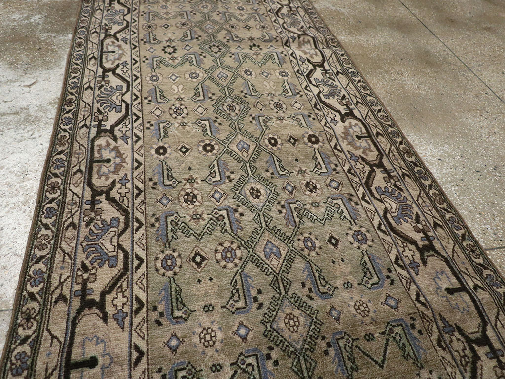 Vintage Persian Malayer Runner, No.32027 - Galerie Shabab