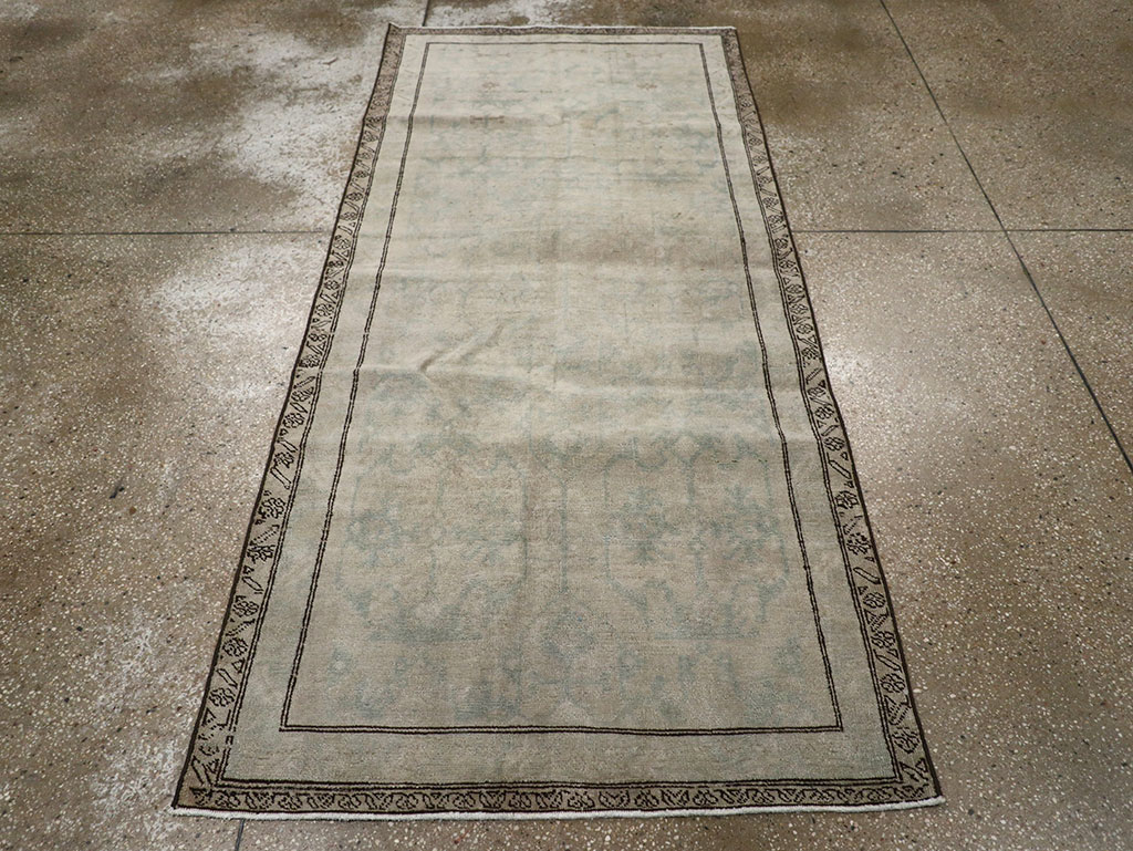 Antique Persian Ardabil Rug, No.32029 - Galerie Shabab