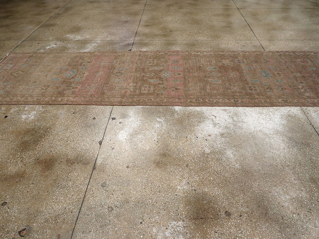 Vintage Persian Malayer Runner, No.32033 - Galerie Shabab