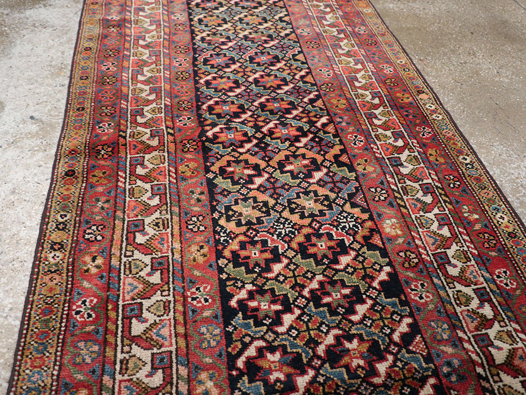 Antique Persian Kurd Runner, No.32034 - Galerie Shabab