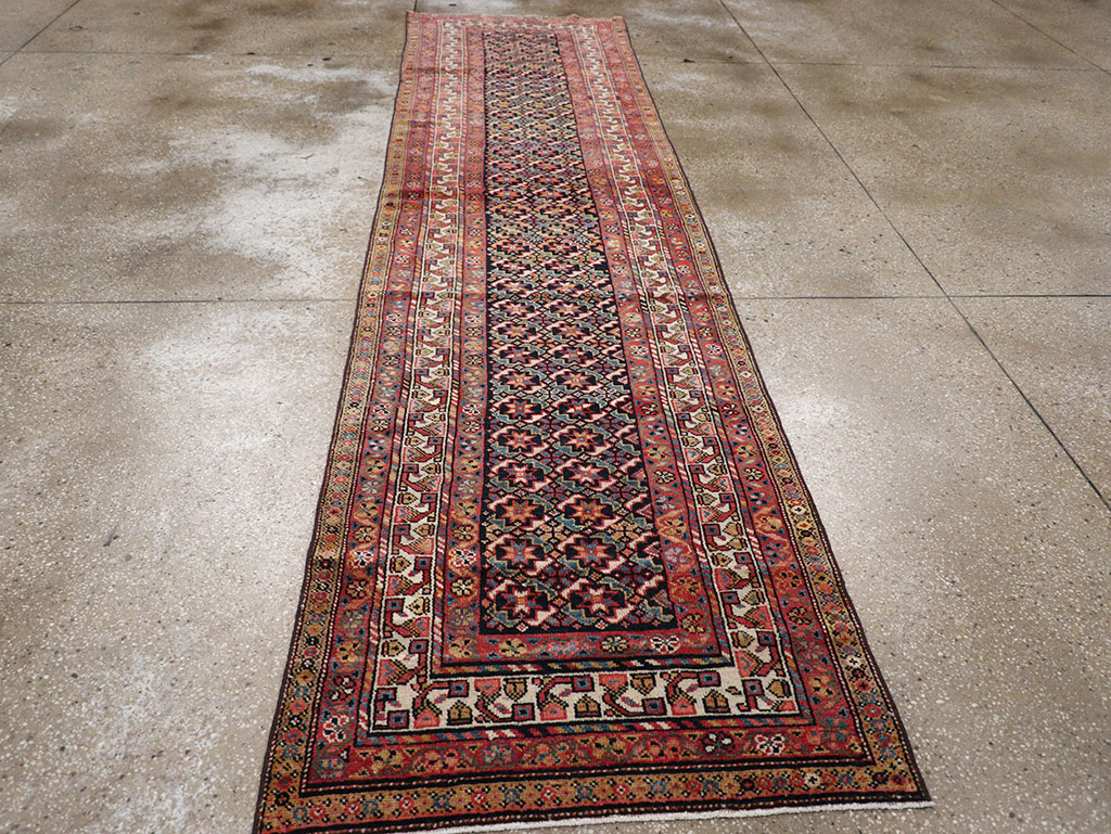 Antique Persian Kurd Runner, No.32034 - Galerie Shabab