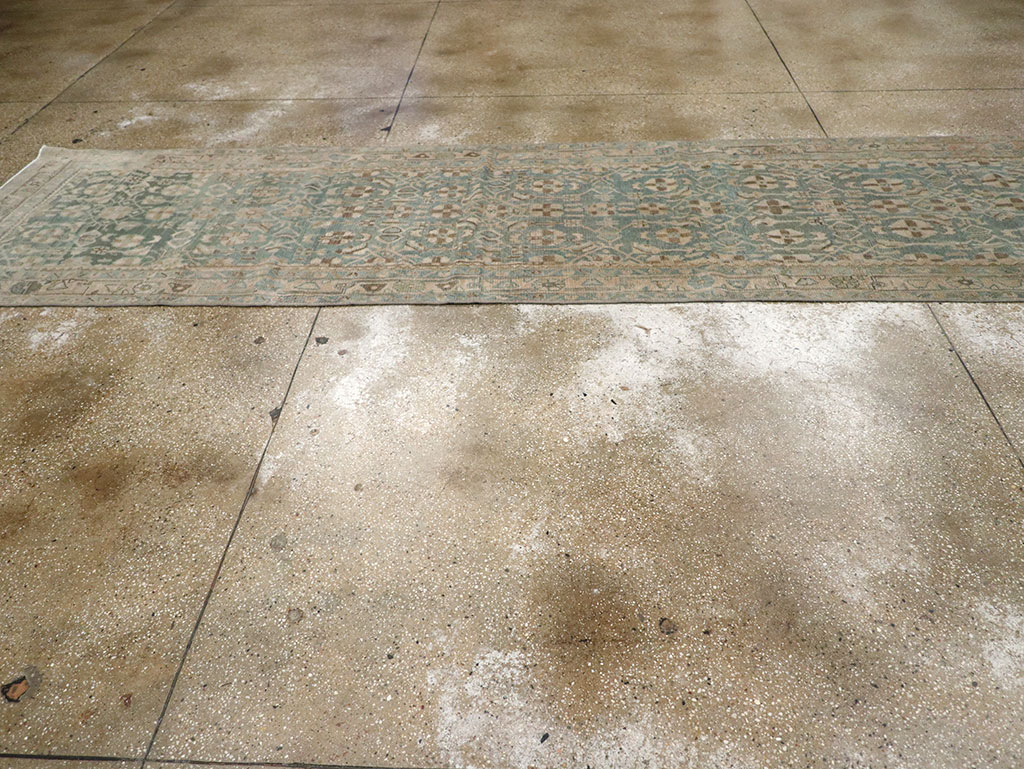 Antique Persian Malayer Long Runner, No.32062 - Galerie Shabab