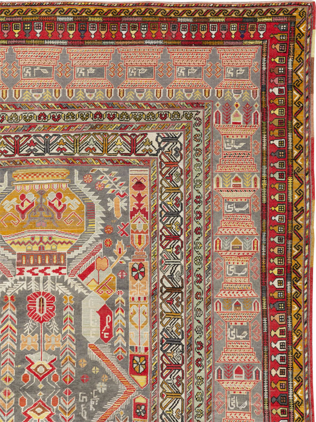Vintage Turkish Anatolian Accent Rug, No.32074 - Galerie Shabab