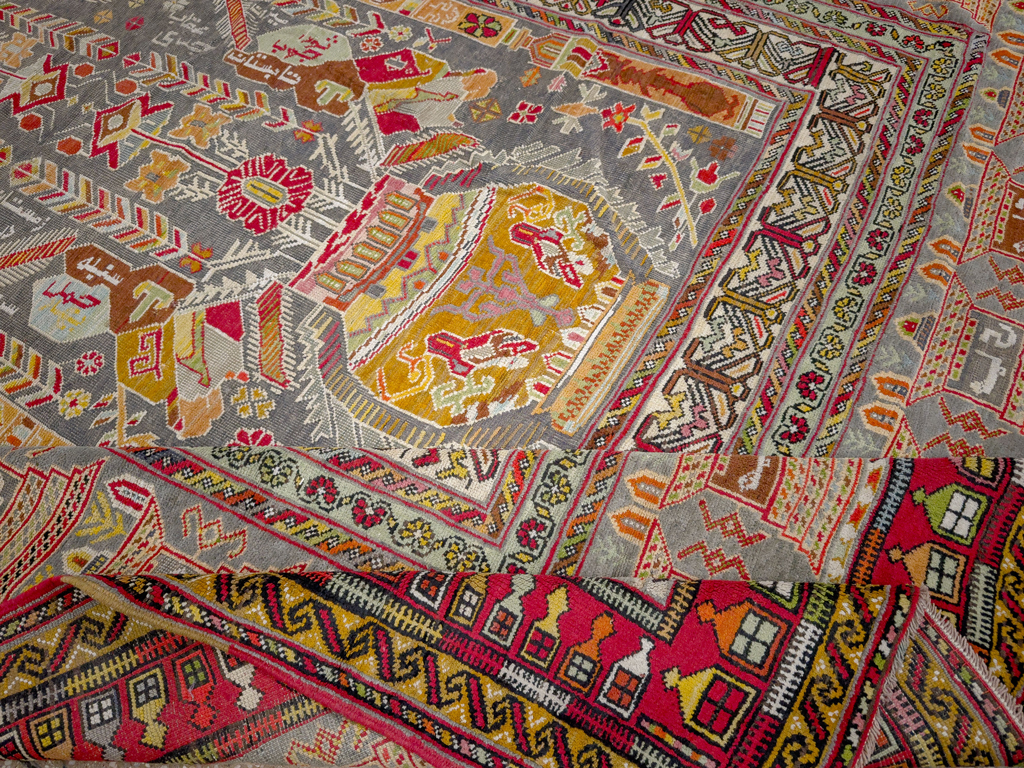 Vintage Turkish Anatolian Accent Rug, No.32074 - Galerie Shabab