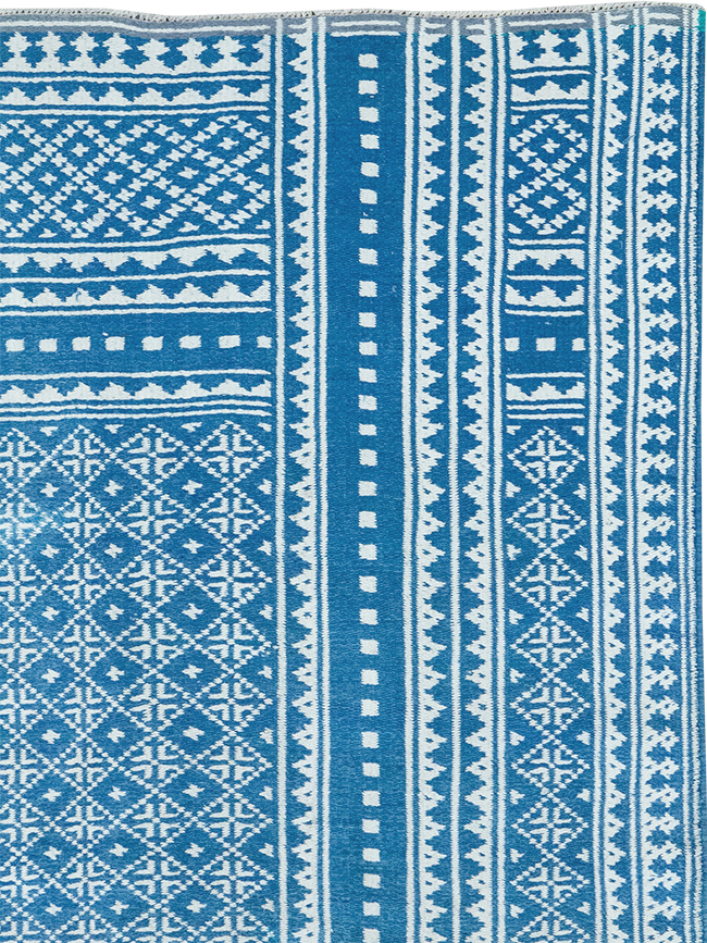 Vintage Persian Flatweave Kilim Accent Rug, No.32078 - Galerie Shabab