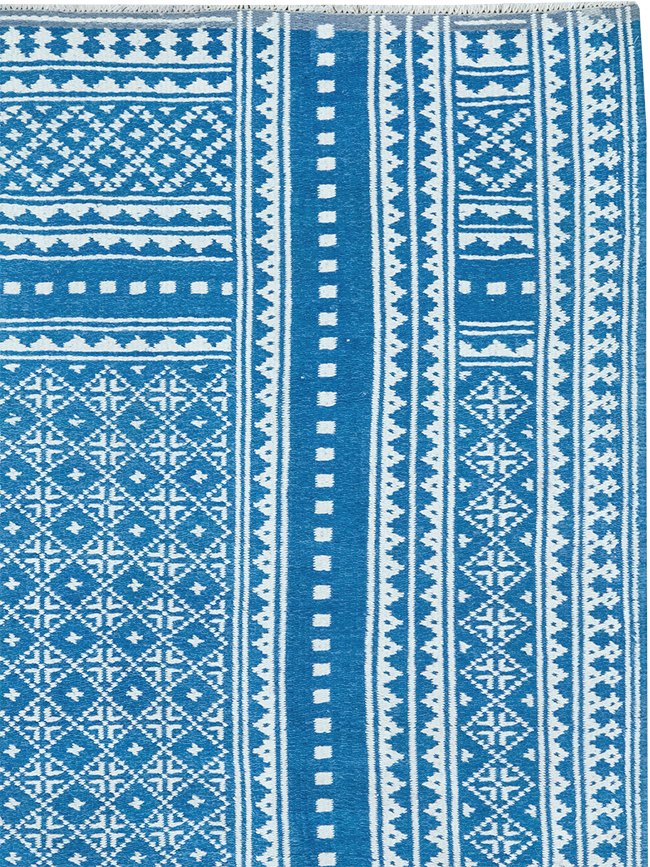 Vintage Persian Flatweave Kilim Accent Rug, No.32078 - Galerie Shabab