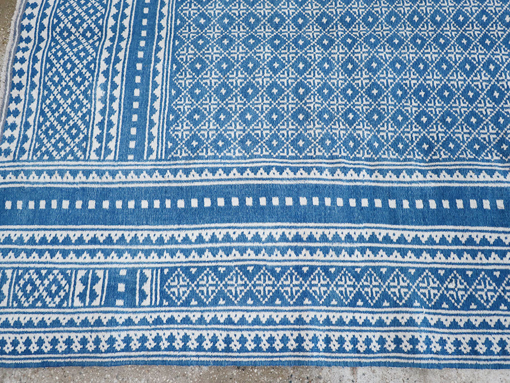 Vintage Persian Flatweave Kilim Accent Rug, No.32078 - Galerie Shabab