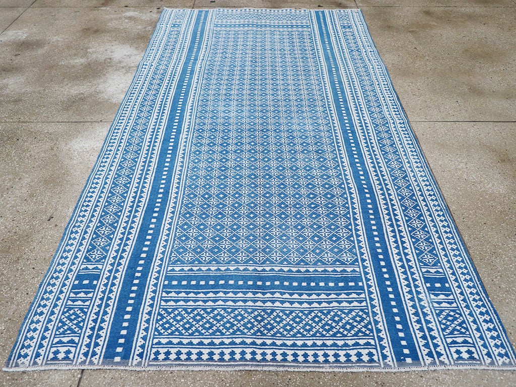 Vintage Persian Flatweave Kilim Accent Rug, No.32078 - Galerie Shabab