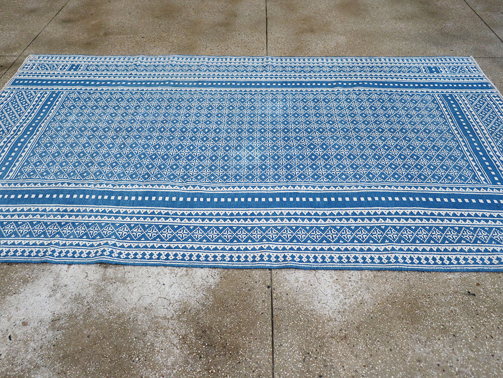 Vintage Persian Flatweave Kilim Accent Rug, No.32078 - Galerie Shabab