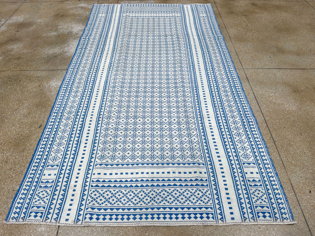 Vintage Persian Flatweave Kilim Accent Rug, No.32078 - Galerie Shabab