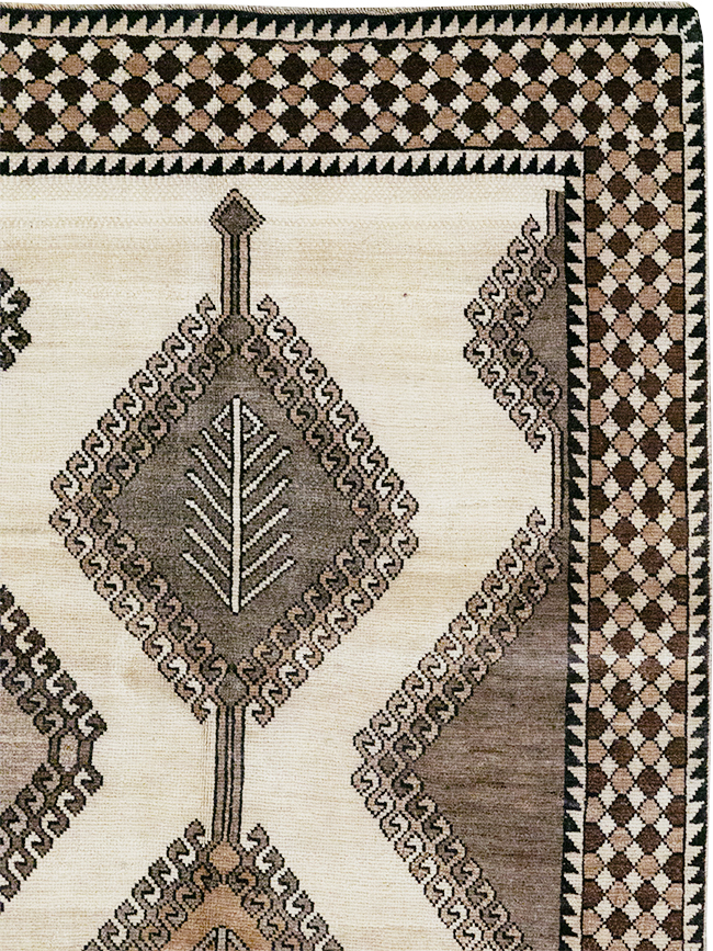 Vintage Persian Gabbeh Accent Rug (Pair: 1 of 2), No.32088 - Galerie Shabab