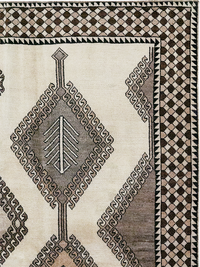 Vintage Persian Gabbeh Accent Rug (Pair: 1 of 2), No.32088 - Galerie Shabab