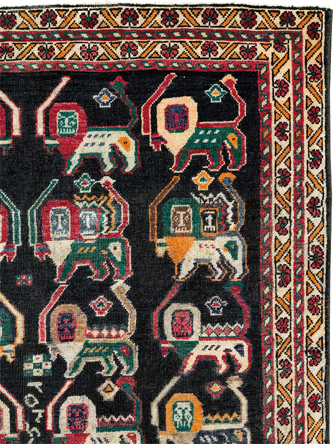 Vinatge Persian Shiraz Pictorial Accent Rug, No.32090 - Galerie Shabab