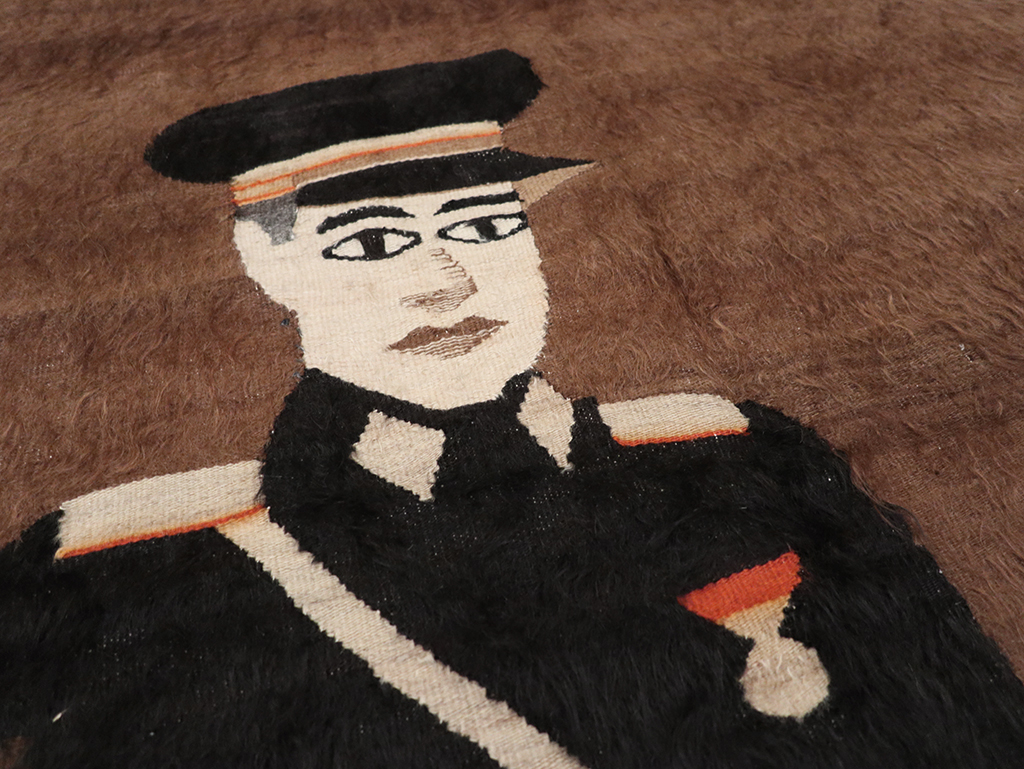 Vintage Turkish Mohair Pictorial Accent Rug, No.32105 - Galerie Shabab