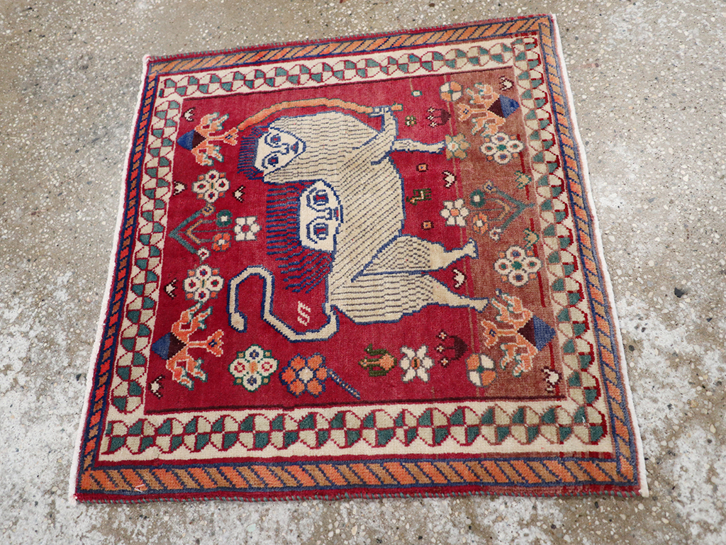 Vintage Persian Shiraz Pictorial Throw Rug, No.32107 - Galerie Shabab
