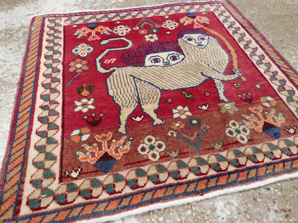 Vintage Persian Shiraz Pictorial Throw Rug, No.32107 - Galerie Shabab