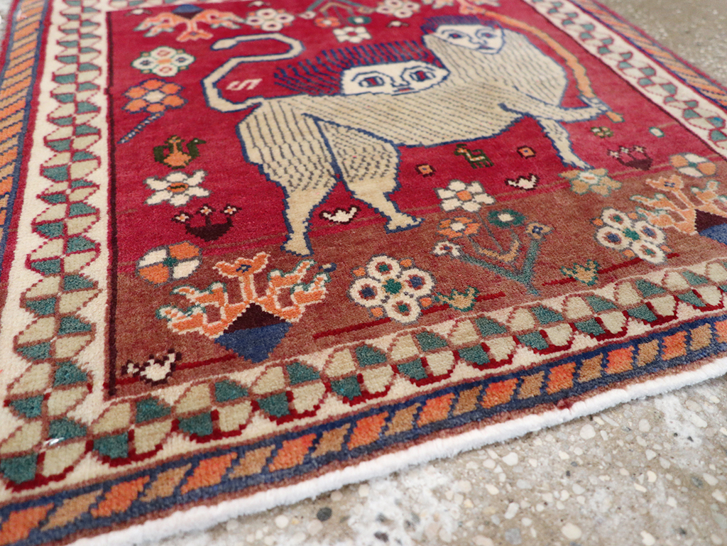 Vintage Persian Shiraz Pictorial Throw Rug, No.32107 - Galerie Shabab