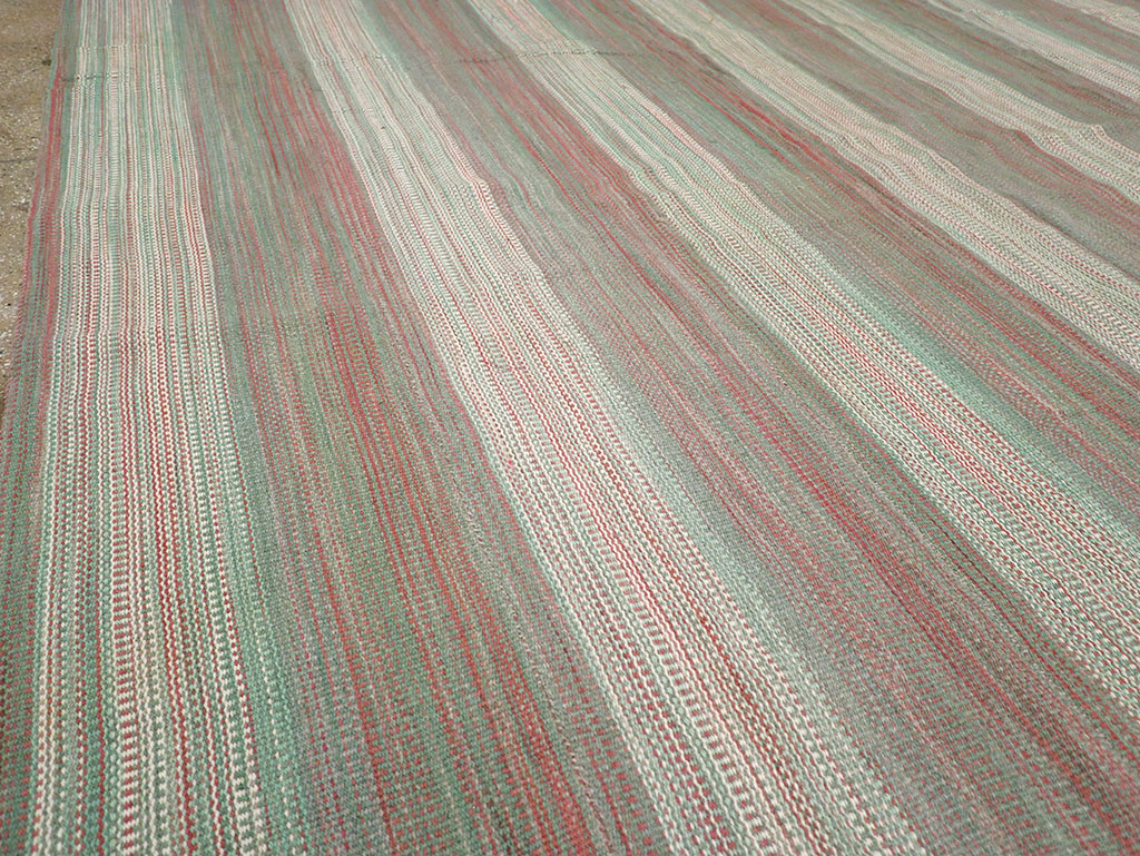 Modern Turkish Flatweave Kilim Room Size Carpet, No.32121 - Galerie Shabab