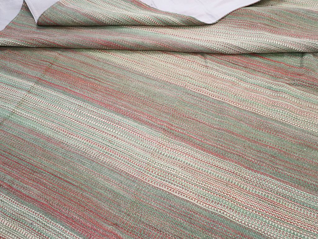 Modern Turkish Flatweave Kilim Room Size Carpet, No.32121 - Galerie Shabab