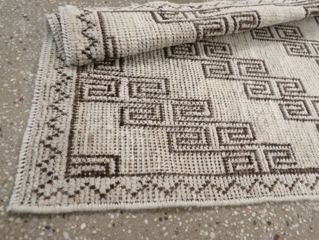 Modern East Turkestan Khotan Throw Rug, No.32133 - Galerie Shabab