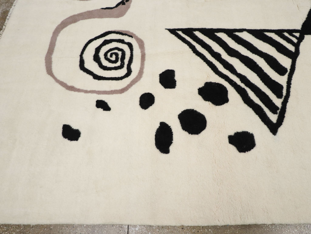 Modern Turkish Art Deco Carpet in the style of Alexander Calder, No.32138 - Galerie Shabab