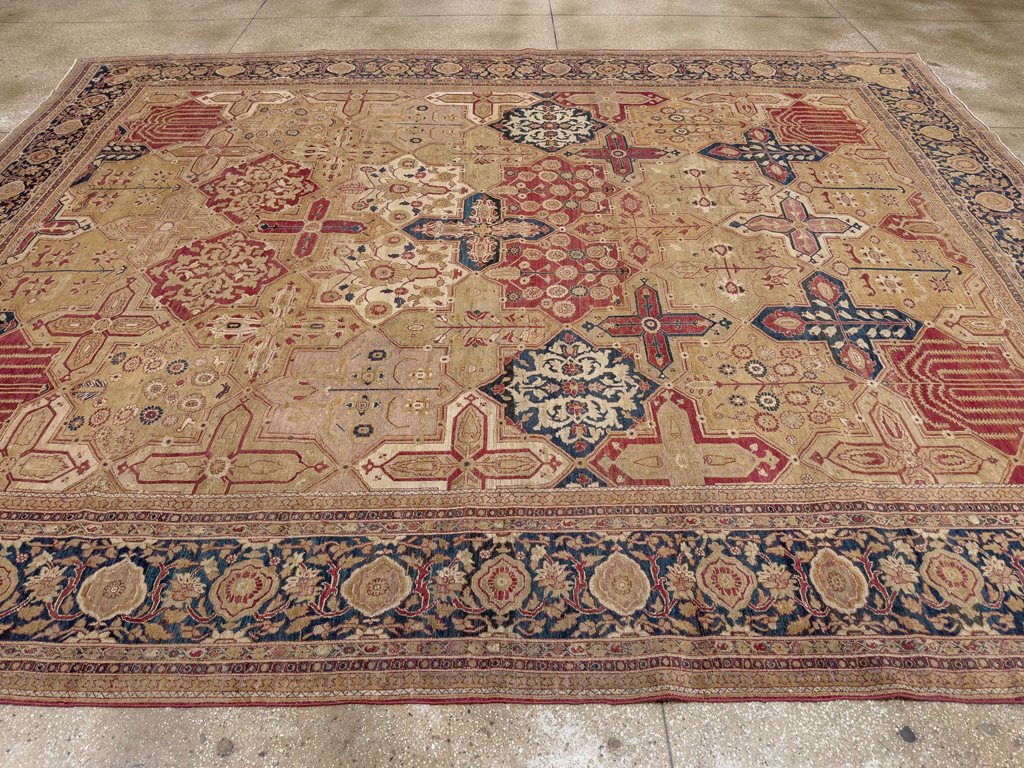 Antique Persian Lavar Kerman Room Size Carpet, No.32142 - Galerie Shabab