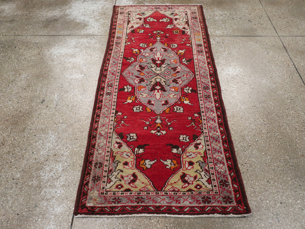 Vintage Turkish Anatolian Throw Rug, No.32147 - Galerie Shabab