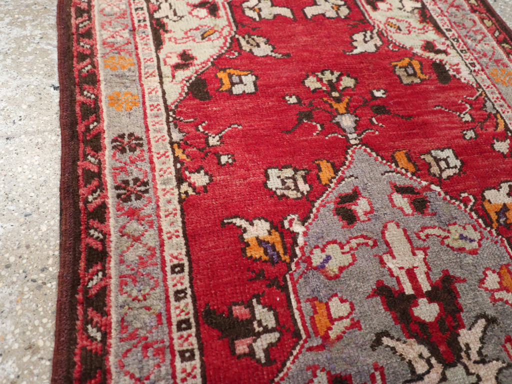 Vintage Turkish Anatolian Throw Rug, No.32147 - Galerie Shabab