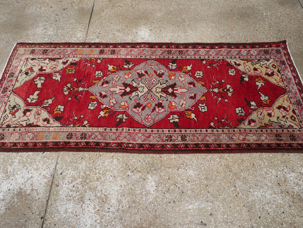 Vintage Turkish Anatolian Throw Rug, No.32147 - Galerie Shabab