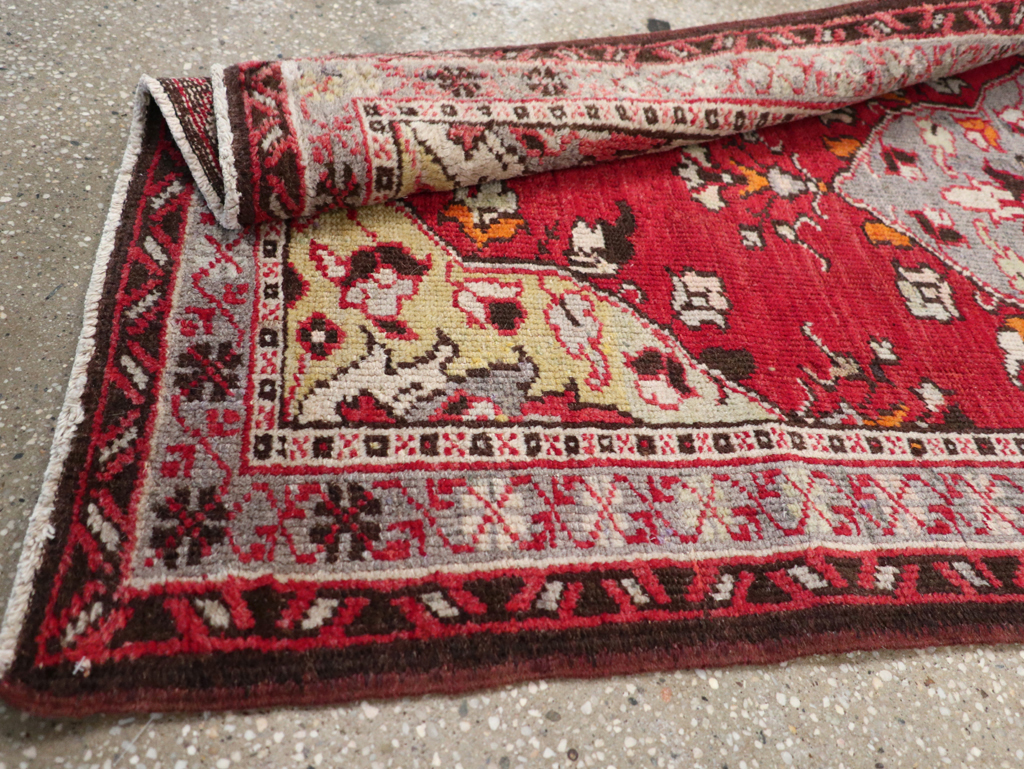 Vintage Turkish Anatolian Throw Rug, No.32147 - Galerie Shabab