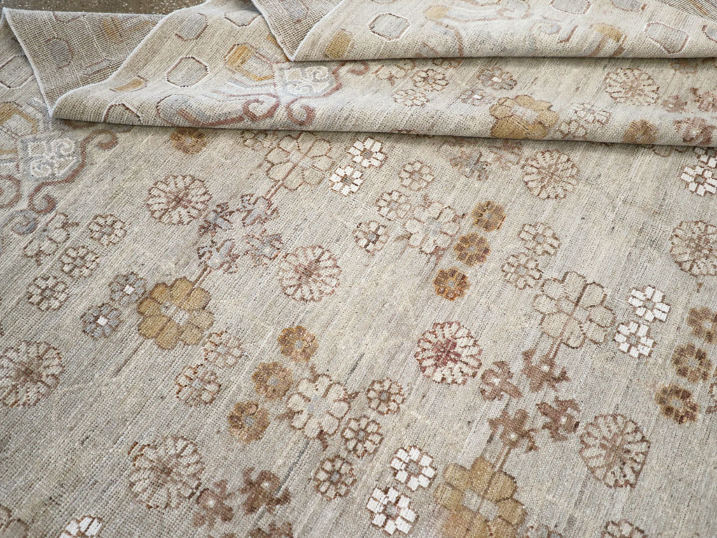 Modern East Turkestan Khotan Room Size Carpet, No.32152 - Galerie Shabab