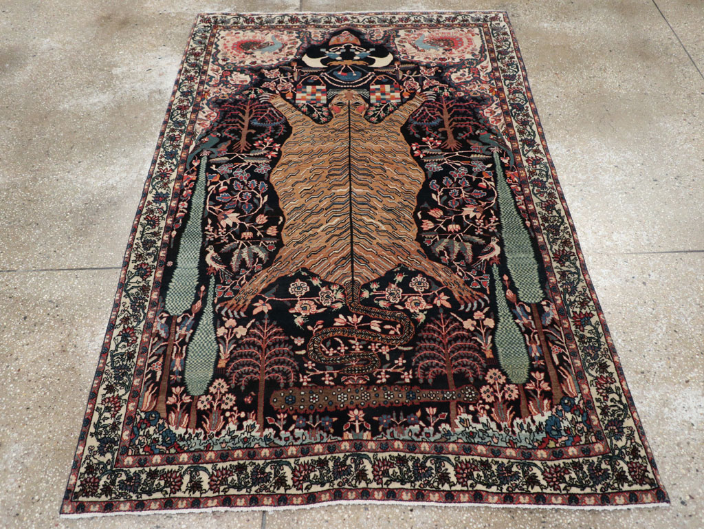 Antique Persian Sarouk Fereghan Pictorial Accent rug, No.32173 - Galerie Shabab