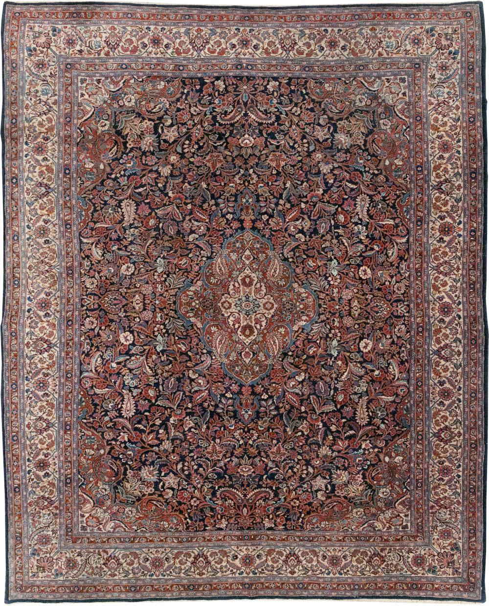 Vintage Persian Qazvin Small Room Size Carpet, No.32179 - Galerie Shabab