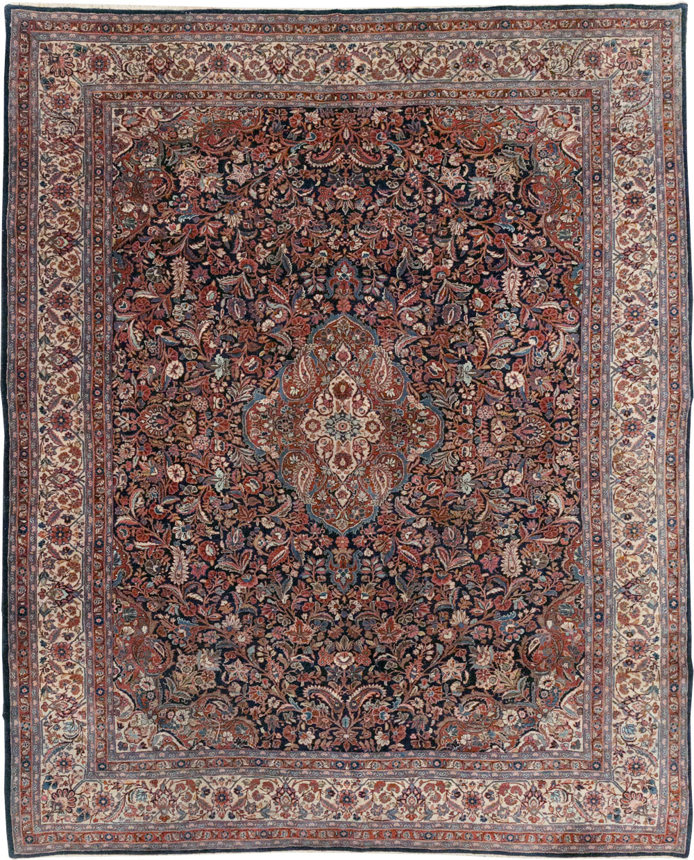 Vintage Persian Qazvin Small Room Size Carpet, No.32179 - Galerie Shabab