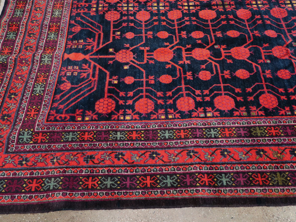 Antique East Turkestan Khotan Long and Narrow Gallery Carpet, No.32195 - Galerie Shabab