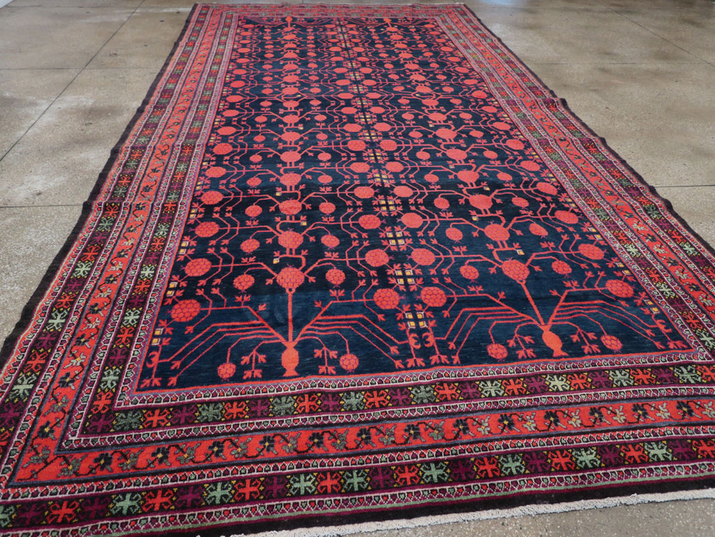 Antique East Turkestan Khotan Long and Narrow Gallery Carpet, No.32195 - Galerie Shabab