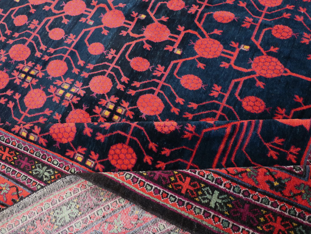 Antique East Turkestan Khotan Long and Narrow Gallery Carpet, No.32195 - Galerie Shabab