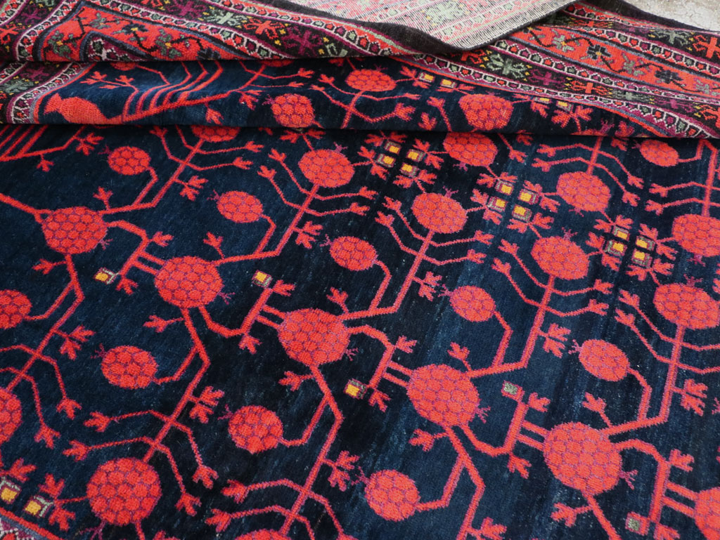 Antique East Turkestan Khotan Long and Narrow Gallery Carpet, No.32195 - Galerie Shabab